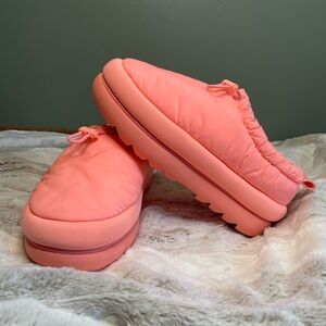 UGG Women's Pink Slippers